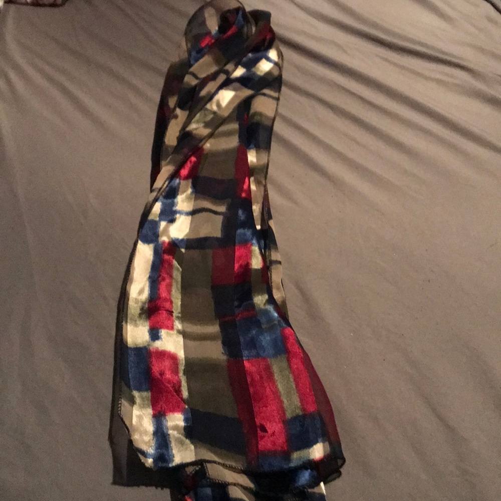 SCARF - Picture 4 of 5
